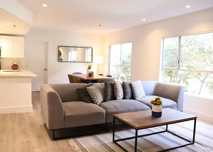 West Hollywood 2 Bedroom 2 Bath With Pool