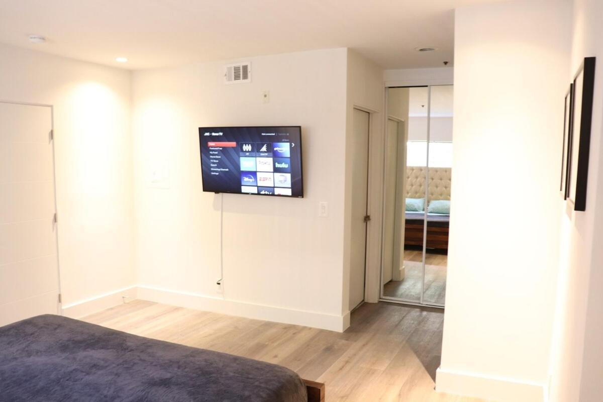 Apartment West Hollywood 2 Bedroom 2 Bath With Pool Los Angeles